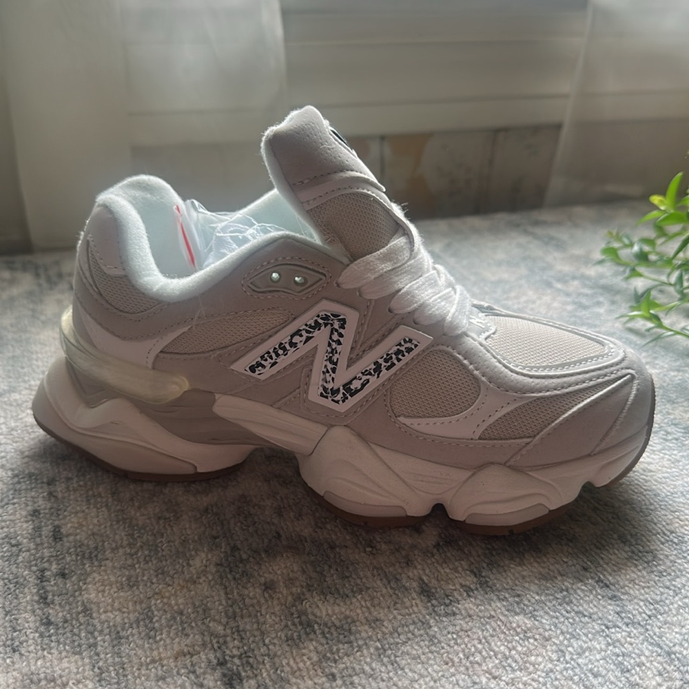 New Balance cream and leopard Sneakers